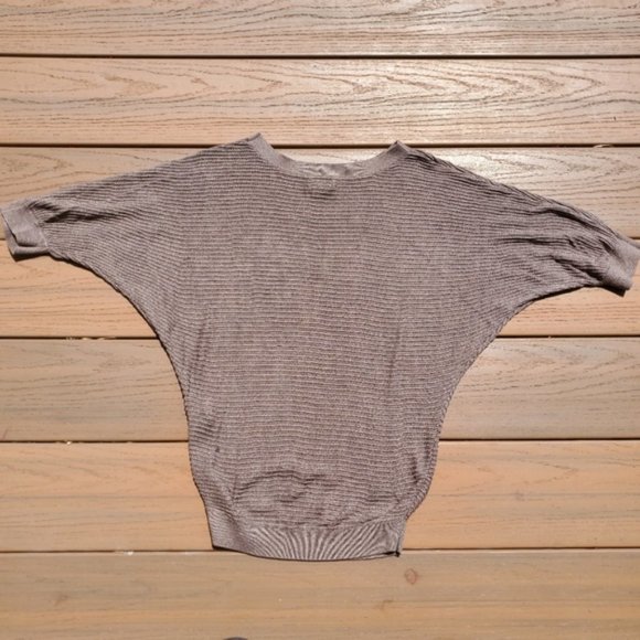 Express 2 Blue Tan Off Shoulder Sweaters Classic Casual Batwing Dolman Preppy XS - Picture 7 of 10